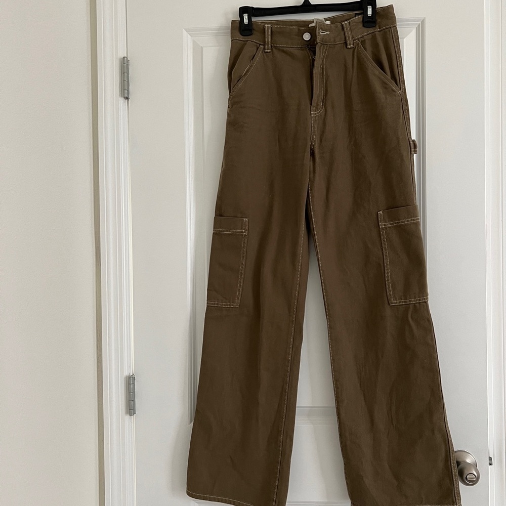 Hm green cargos